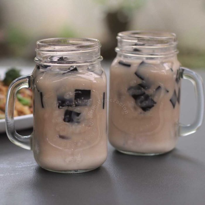 Iron goddess latte with grass jelly